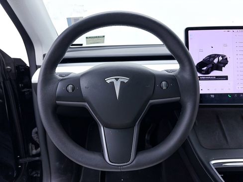 Used 2021 Tesla Model Y Long Range image 26