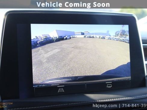 Used 2024 Chevrolet Suburban Premier image 28