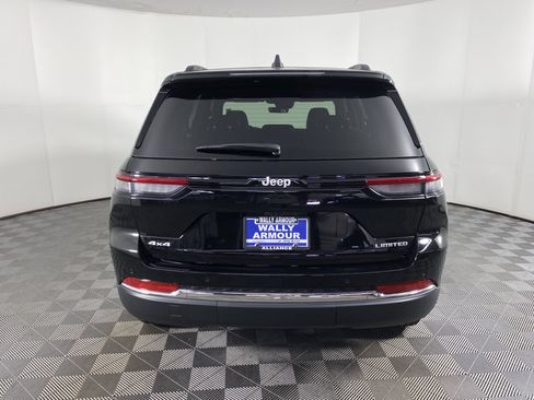 New 2025 Jeep Grand Cherokee Limited image 9