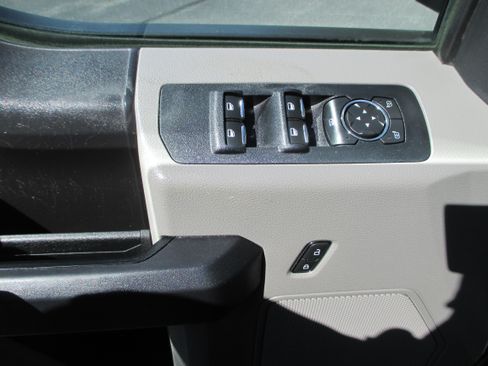 Used 2019 Ford F150 XL w/ Equipment Group 101A Mid AWD/4WD image 13