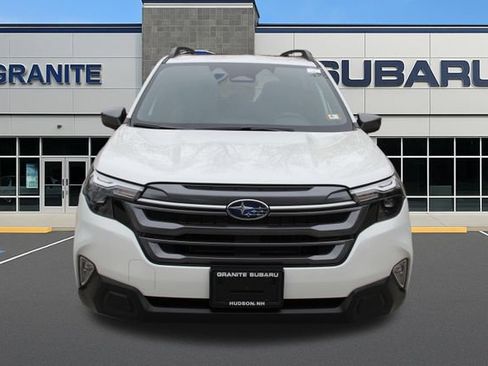 Certified 2025 Subaru Forester Premium AWD/4WD image 5