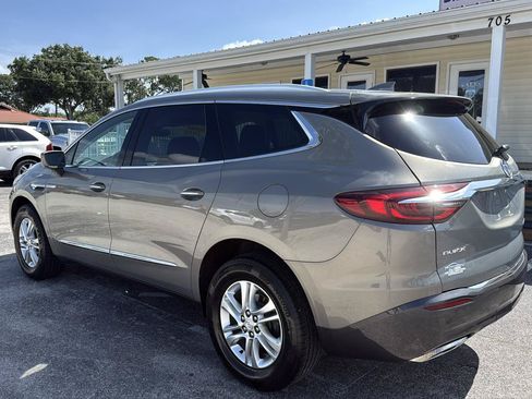 Used 2018 Buick Enclave Premium FWD image 3