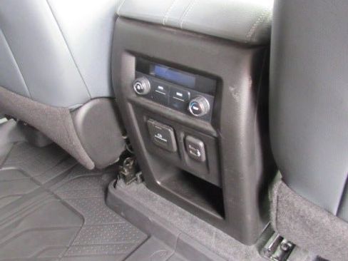 Used 2020 Chevrolet Traverse LT w/ LT Premium Package FWD image 13