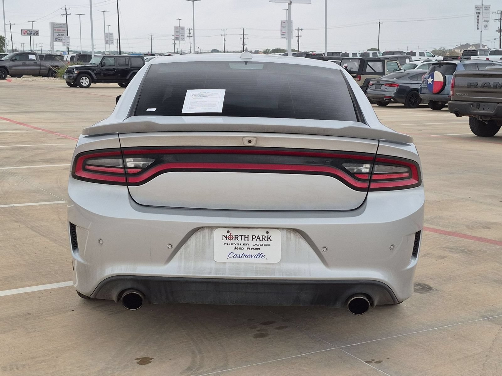 Used 2022 Dodge Charger R/T w/ Performance Handling Group RWD image 4