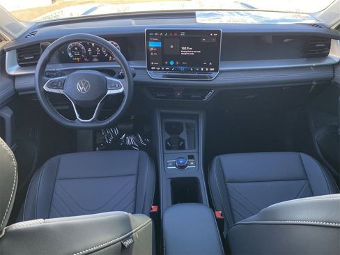 New 2026 Volkswagen Tiguan SE image 11