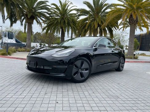 Used 2018 Tesla Model 3 Mid Range RWD image 5