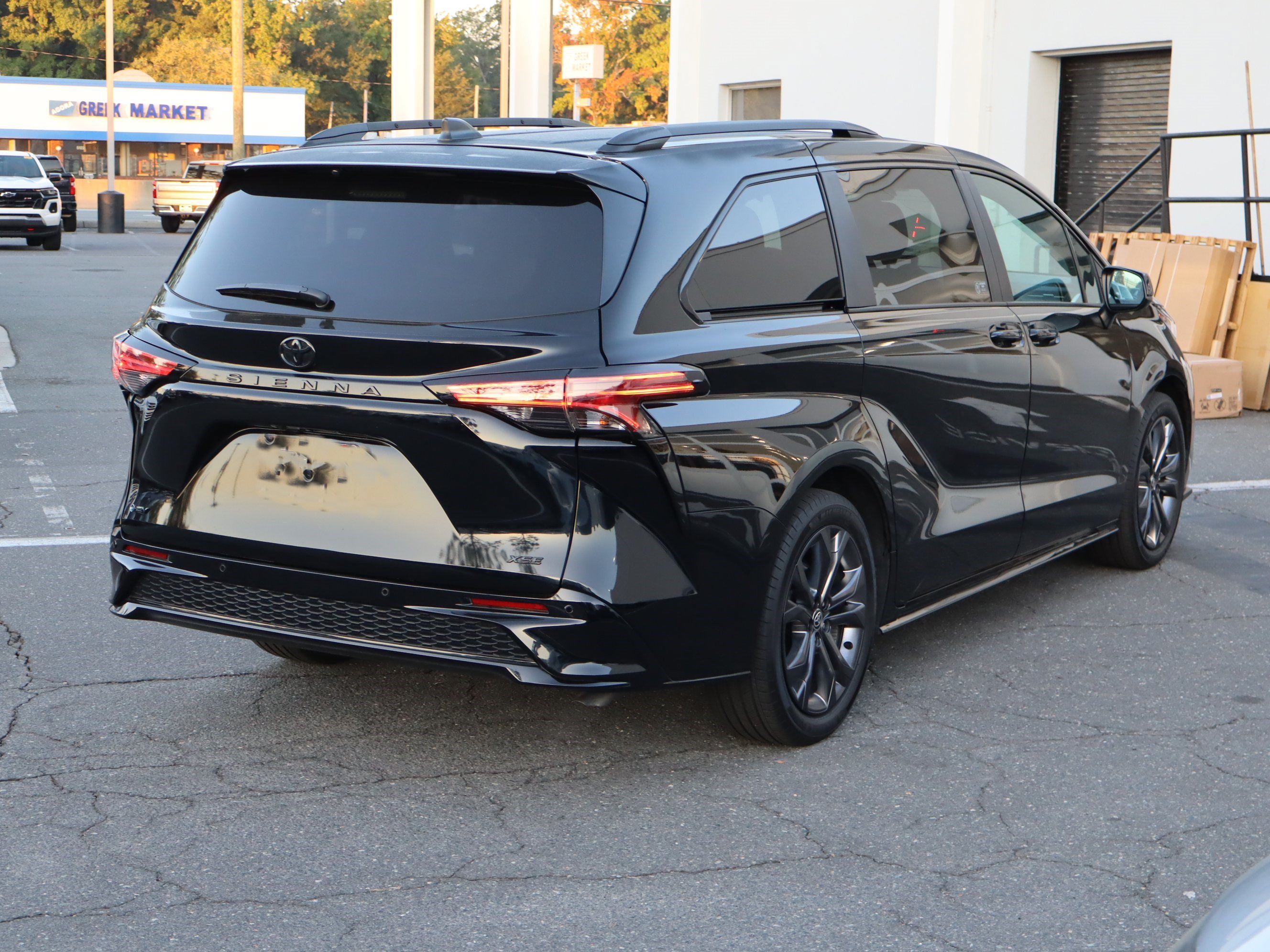 Used 2026 Toyota Sienna XSE FWD image 10