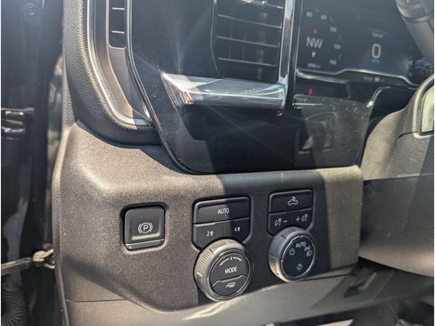Used 2023 Chevrolet Silverado 1500 LT AWD/4WD image 16