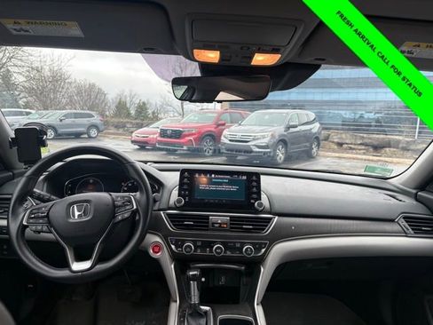 Used 2018 Honda Accord Touring image 11