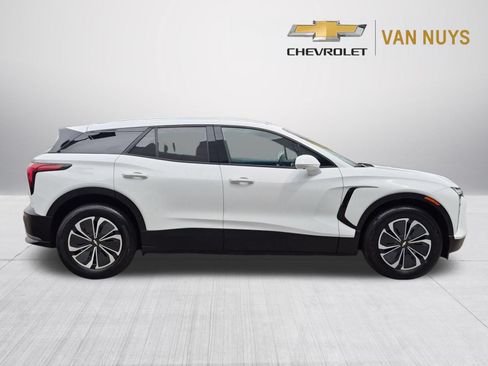 Used 2024 Chevrolet Blazer EV LT AWD/4WD image 4