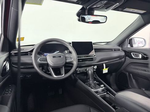 New 2026 Jeep Compass Latitude image 14