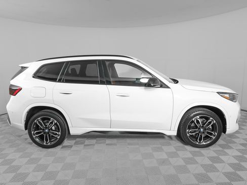 Used 2023 BMW X1 xDrive28i w/ M Sport Package AWD/4WD image 4