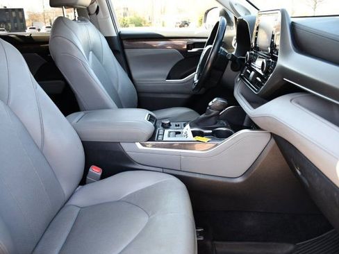 Used 2020 Toyota Highlander Limited AWD/4WD image 29