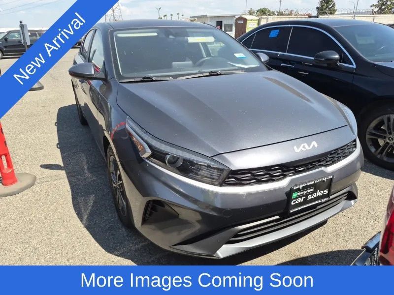 Used 2023 Kia Forte LXS FWD image 2