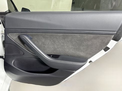 Used 2021 Tesla Model 3 Standard Range image 27