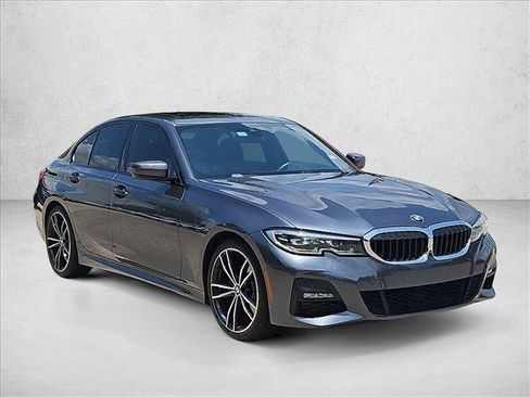 Used 2021 BMW 330i Sedan w/ M Sport Package RWD image 3