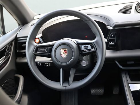 Used 2025 Porsche Macan 4 Electric AWD/4WD image 21