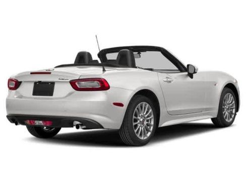 Used 2018 FIAT 124 Spider Classica w/ Technology & Siriusxm Group image 2