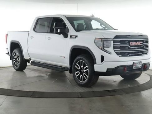 Used 2025 GMC Sierra 1500 AT4 w/ Technology Package AWD/4WD image 2