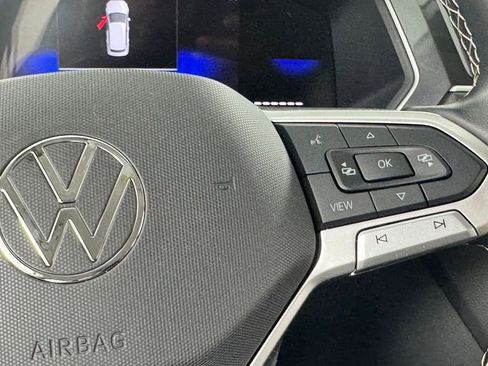 Used 2024 Volkswagen Tiguan SE AWD/4WD image 23