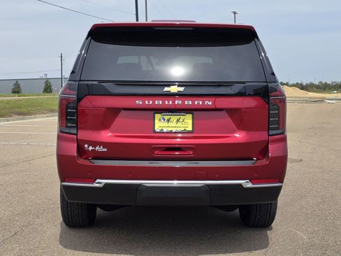 New 2026 Chevrolet Suburban LS image 5