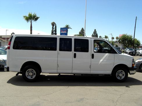 Used 2016 Chevrolet Express 3500 LT w/ LT Preferred Equipment Group image 4
