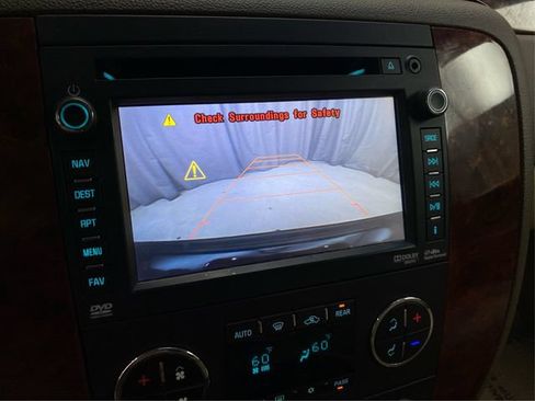 Used 2012 Chevrolet Suburban LT AWD/4WD image 32