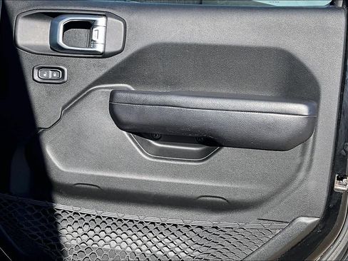 Used 2019 Jeep Wrangler Unlimited Sport image 21