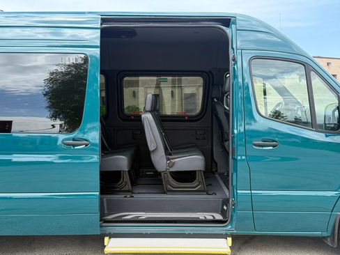 Used 2024 Mercedes-Benz Sprinter 2500 image 12