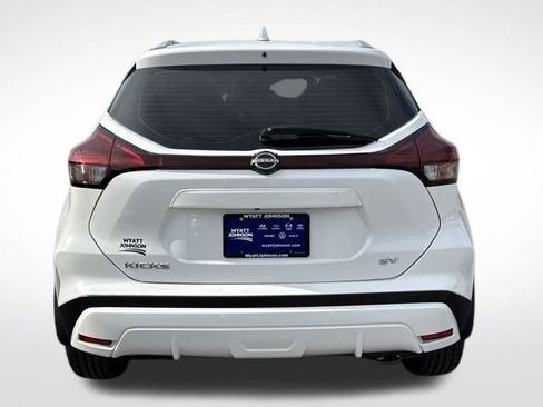 Used 2024 Nissan Kicks SV image 4