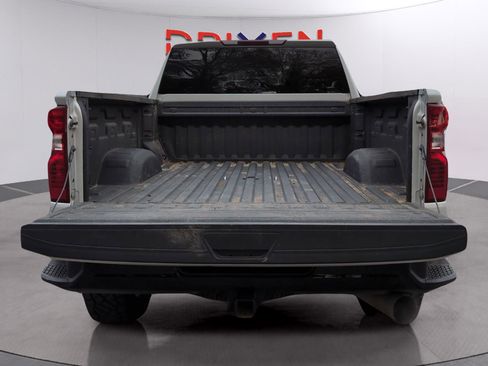 Used 2023 Chevrolet Silverado 2500 Custom w/ Custom Value Package image 9