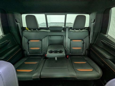 Used 2024 GMC Sierra 1500 AT4 w/ Technology Package AWD/4WD image 23