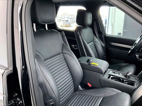 Used 2022 Land Rover Discovery S R-Dynamic image 10