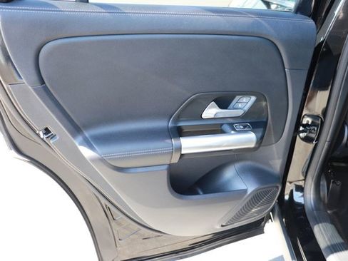 Used 2025 Mercedes-Benz GLA 250 image 13