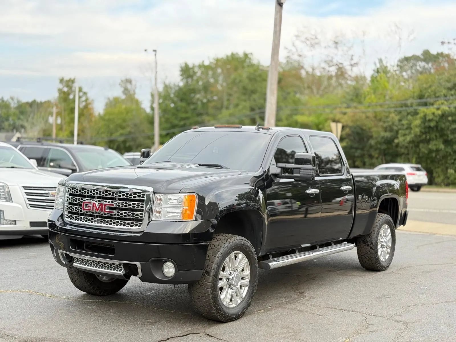 Used 2014 GMC Sierra 2500 Denali w/ Snow Plow Prep Package AWD/4WD image 5