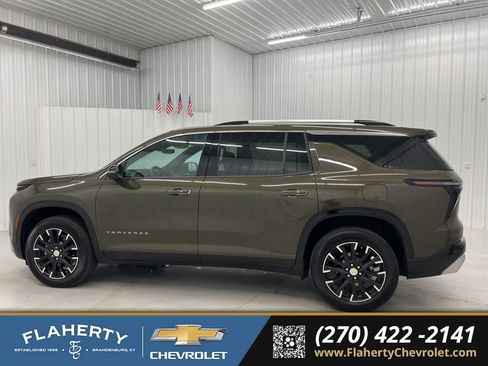 Used 2024 Chevrolet Traverse RS image 5