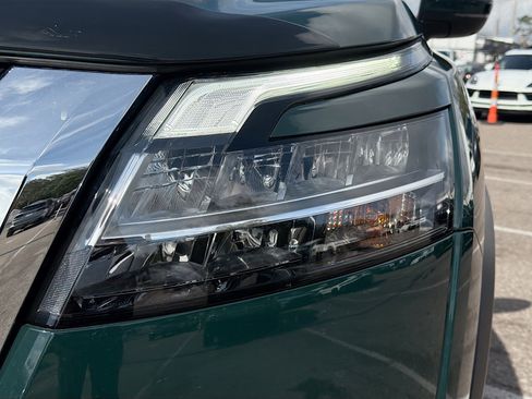 Used 2023 Nissan Pathfinder SL image 9