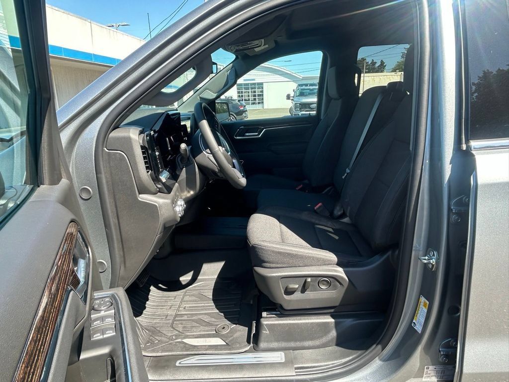 New 2026 GMC Sierra 1500 SLE w/ X31 Off-Road Package AWD/4WD image 14