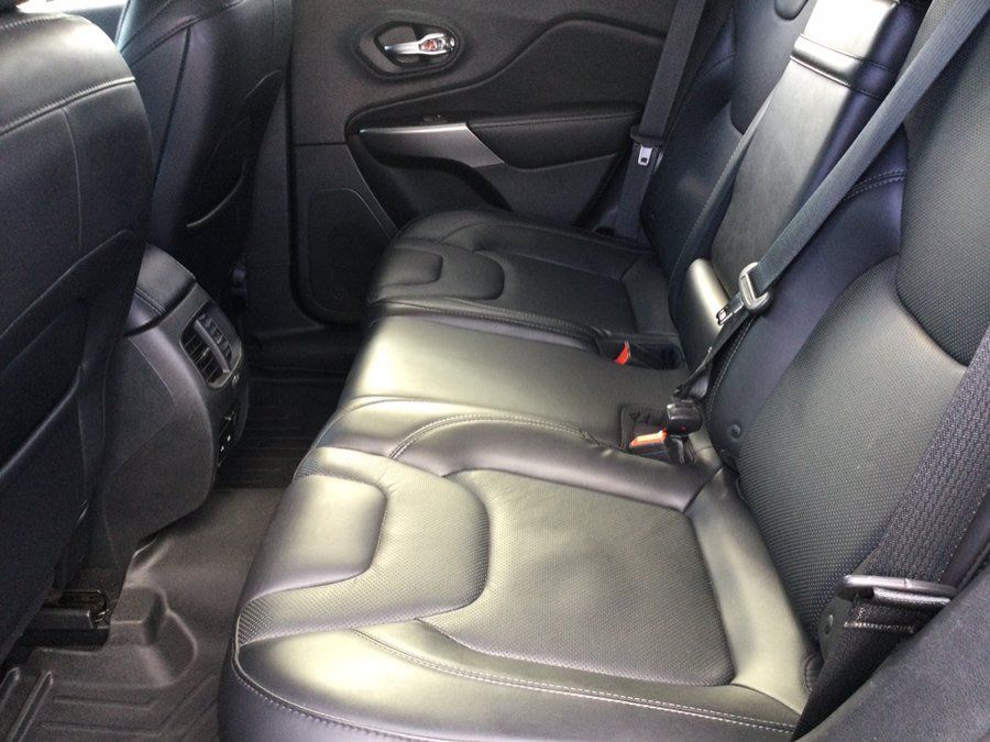 Used 2019 Jeep Cherokee High Altitude AWD/4WD image 23