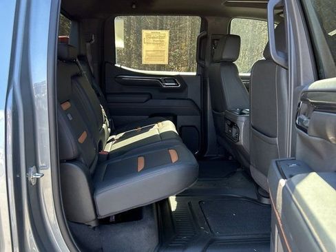 Used 2024 GMC Sierra 1500 AT4 w/ Technology Package image 13