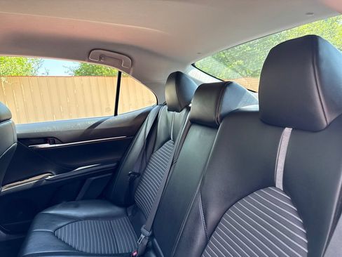 Used 2022 Toyota Camry SE FWD image 19