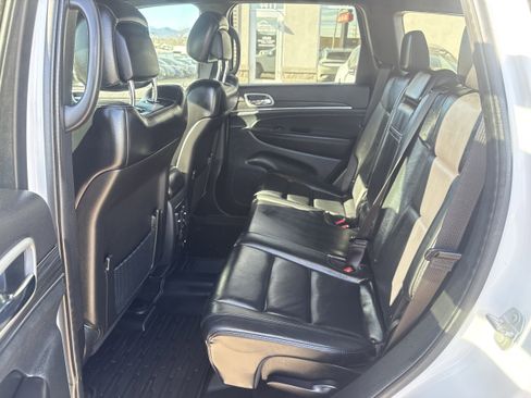 Used 2022 Jeep Grand Cherokee Limited image 28