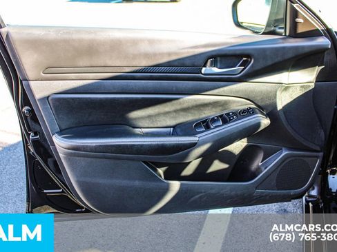 Used 2025 Nissan Altima 2.5 SV image 38