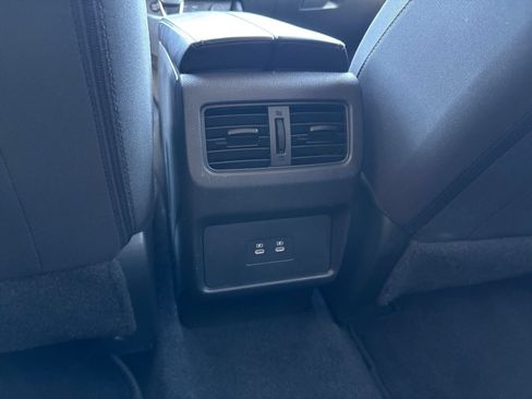 Used 2025 Nissan Rogue SV FWD image 24