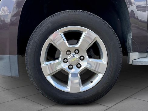 Used 2015 Chevrolet Suburban LT w/ Luxury Package image 10