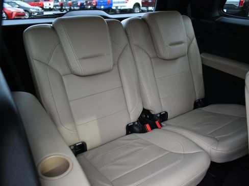 Used 2016 Mercedes-Benz GL 550 4MATIC image 30