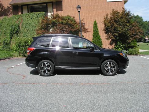 Used 2014 Subaru Forester 2.0XT Touring AWD/4WD image 9