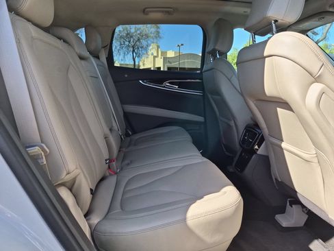 Used 2022 Lincoln Nautilus Reserve AWD/4WD image 26