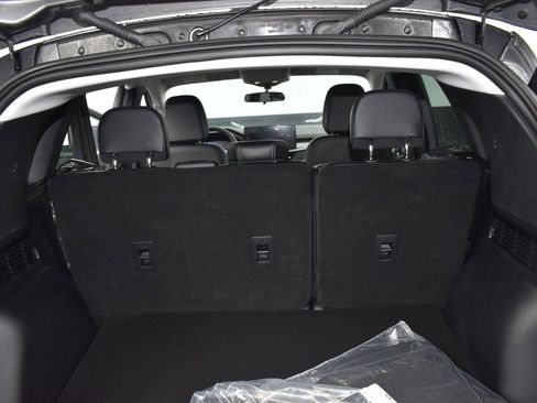 New 2025 Ford Escape SE image 13