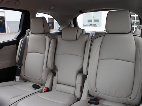 New 2026 Honda Odyssey Touring image 19